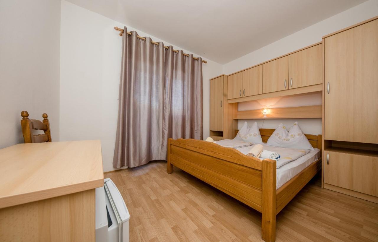 Rooms Marijana Kampor Ngoại thất bức ảnh